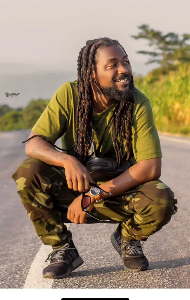 I’m Incomparable - Samini Brags