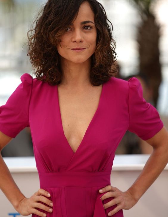 Queen of the south cast: full names and photos 2 Teresa Mendoza - Alice Braga