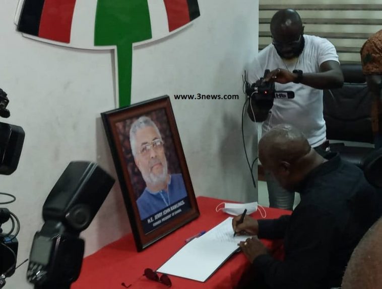 John Mahama Finally Signs Rawlings’s Book of Condolence