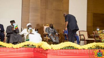 John Mahama bows to Akufo Addo