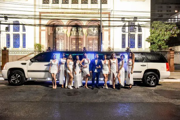 Man makes record by marrying 9 women at the same time 2 Arthur O Urso