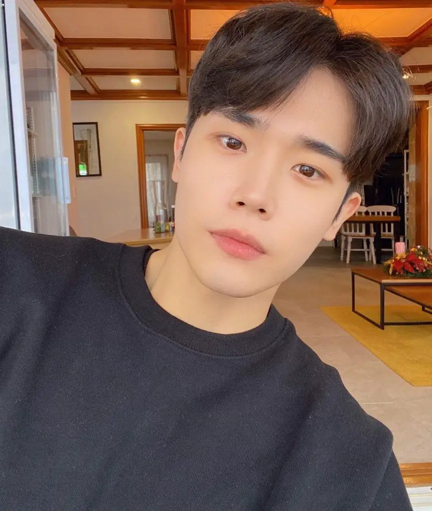 Choi SiHun from Single's Inferno Biography,Age, Birthday,Education