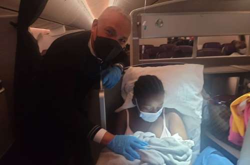 Woman gives birth onboard flight to the United States