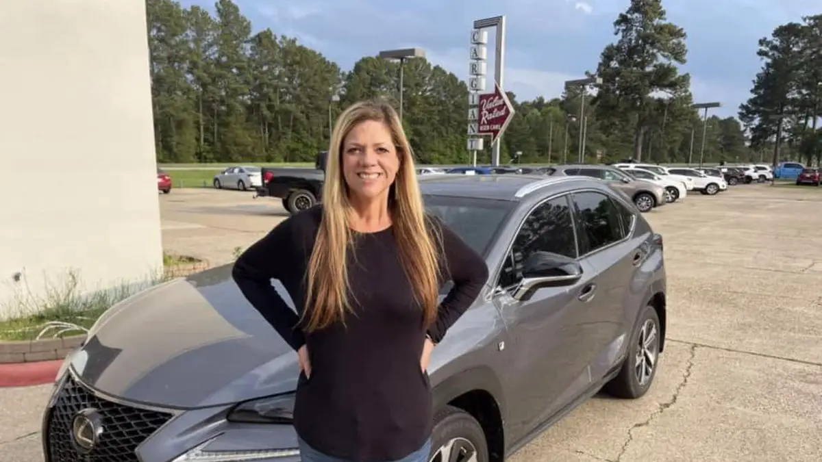 Michelle Reynolds: What we know about the disappearance of Texas middle school teacher who went missing for nearly a week 2 Michelle Reynolds car was found: dark gray Lexus RX 300