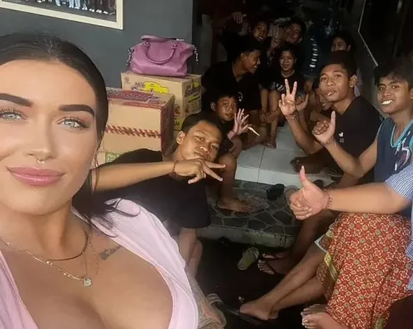 Kelsey Foster: Australian tourist