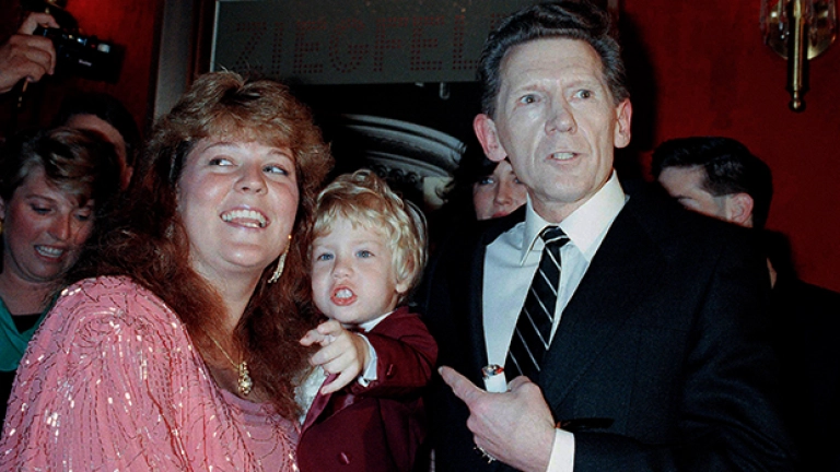 Jerry lee lewis spouse: Profile, age & other facts the late singer’s 7 spouses 7 Kerrie McCarver & Jerry Lee Lewis were married from 1984 to 2005. (Shutterstock)