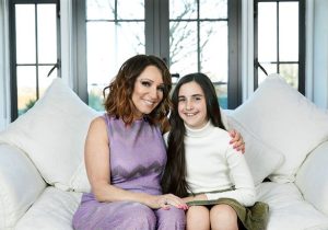 Scarlett Cunningham is Jacqueline Gold's daughter