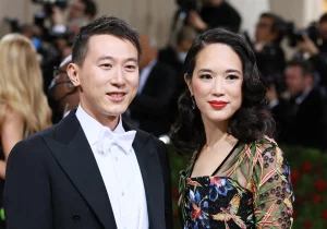 Vivian Kao is Shou Zi Chew wife