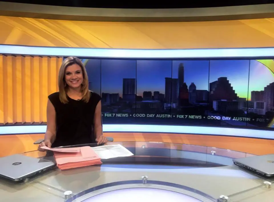Who is Jane Lonsdale? Age, profession, husband, children and other facts about FOX 7 journalist 2 Jane Lonsdale FOX 7