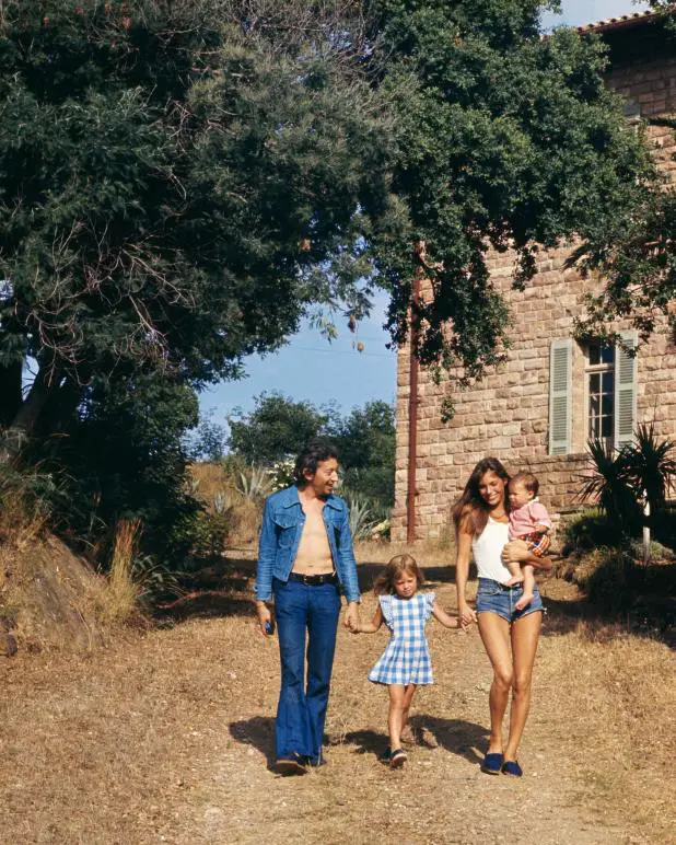 Jane Birkin children: Who are Charlotte Gainsbourg, Kate Barry, Lou Doillon? 2 Charlotte Gainsbourg