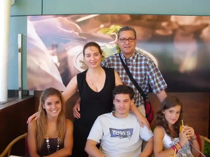 Alba Baptista parents