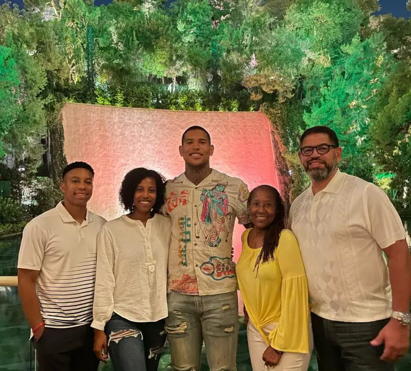 Darren Waller with parents Charlena & Dorian Waller and sister