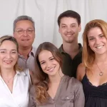 Alba Baptista wither her mother Elsa, her father Luiz and her siblings Renato and Ana Luisa( Source : newsunzip )