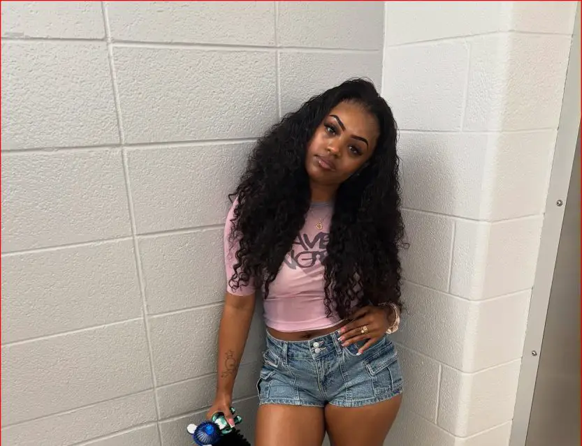 26-Year-Old Arianna Bosney Fatally Shot While Sitting in Her Car in Chicago